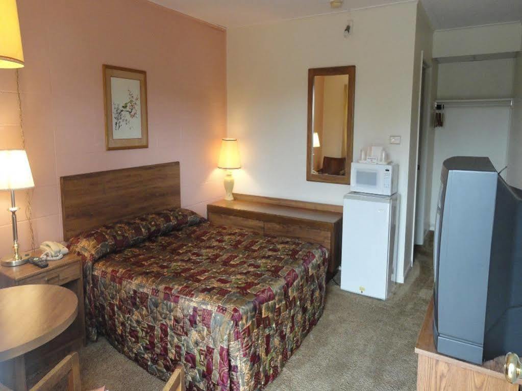 Attican Motel - Attica - Batavia - Warsaw - Darien Lake Экстерьер фото